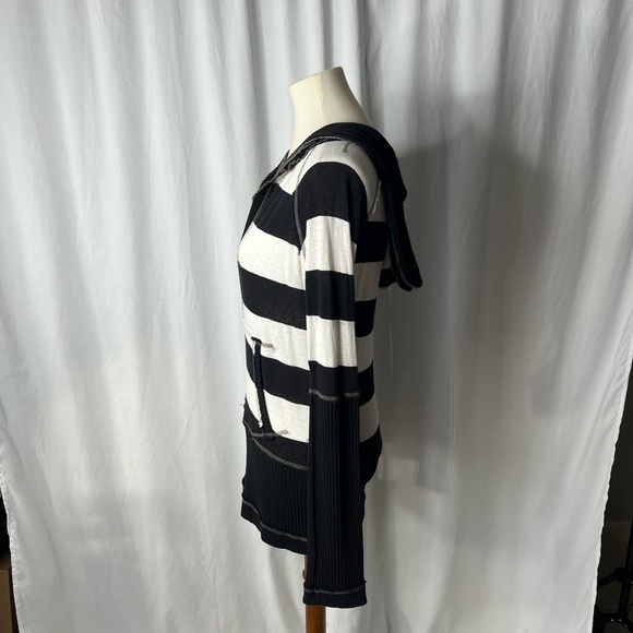 Free People - Black & White Stripe Deep V Hooded Knit Top - Large - Picture 3 of 8